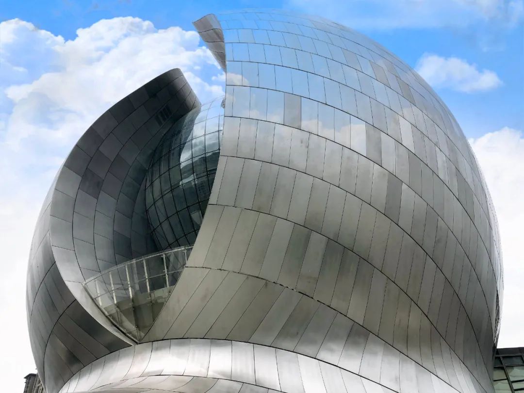 什么是雙曲鋁單板?？